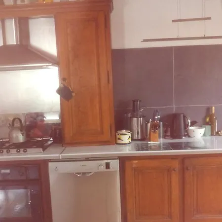 Zaphira Hotes
